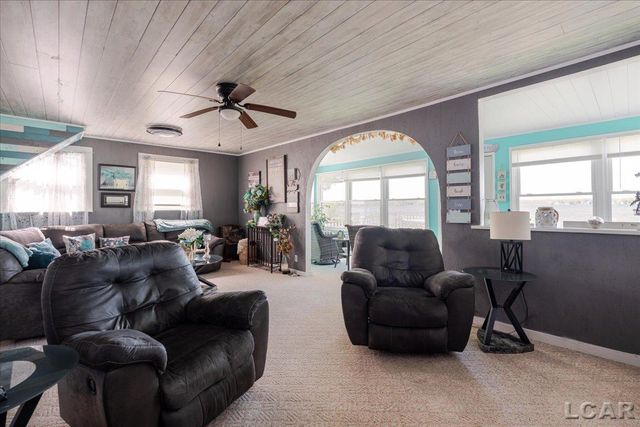1398 Lakeshore Drive, Brooklyn, MI 49230