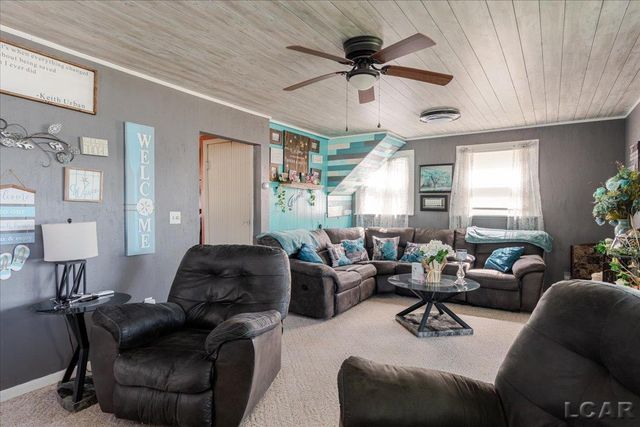 1398 Lakeshore Drive, Brooklyn, MI 49230