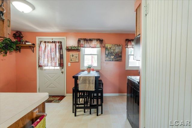 1398 Lakeshore Drive, Brooklyn, MI 49230