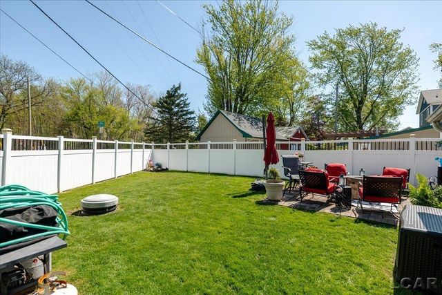 1398 Lakeshore Drive, Brooklyn, MI 49230