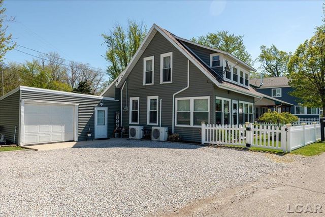 1398 Lakeshore Drive, Brooklyn, MI 49230