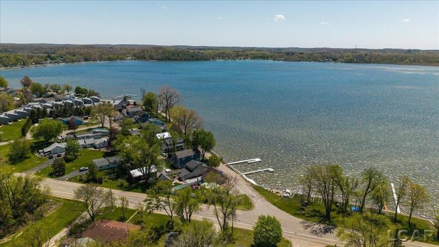 1398 Lakeshore Drive, Brooklyn, MI 49230