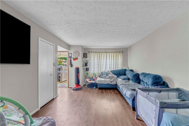 4300 Hyde Park Court 7, North Olmsted, OH 44070