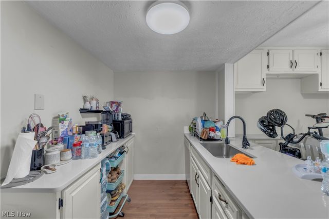 4300 Hyde Park Court 7, North Olmsted, OH 44070