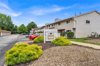 4300 Hyde Park Court 7, North Olmsted, OH 44070