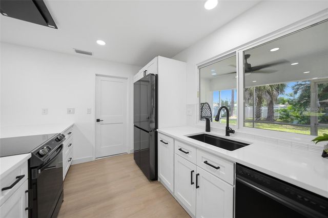 2506 LAKESHORE CIRCLE, Port Charlotte, FL 33952