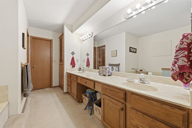 7025 E 35th St N, Wichita, KS 67226