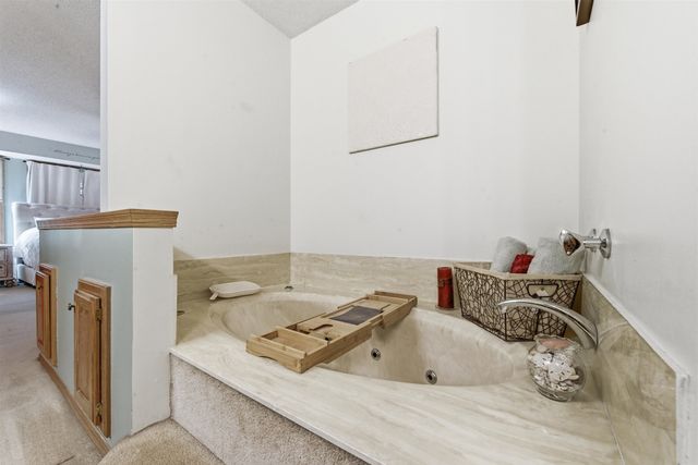 7025 E 35th St N, Wichita, KS 67226