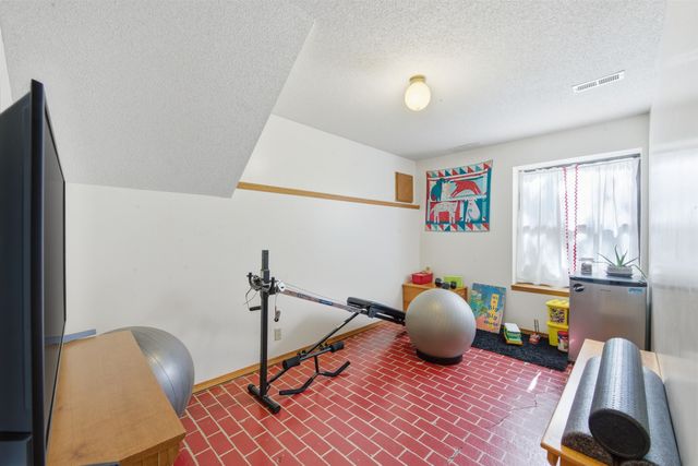 7025 E 35th St N, Wichita, KS 67226