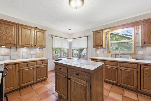 7025 E 35th St N, Wichita, KS 67226