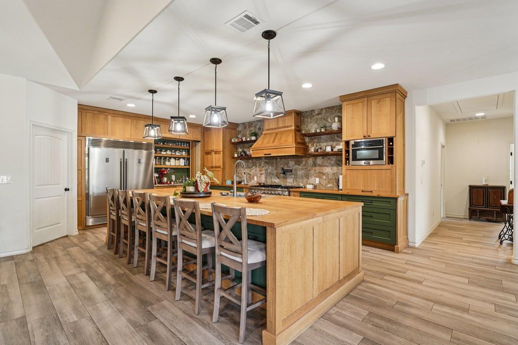 156 Three Creeks DR, Bertram, TX 78605