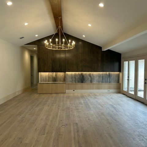 5642 Pine Forest Road, Houston, TX 77056