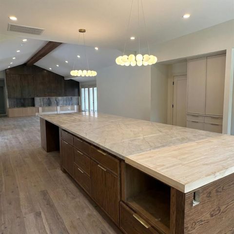 5642 Pine Forest Road, Houston, TX 77056
