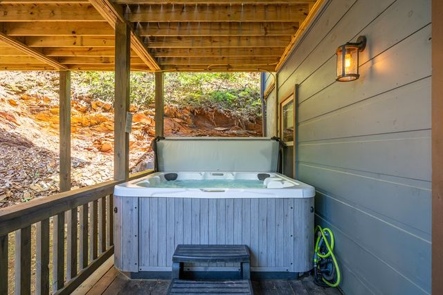 42 Old Jerusalem Road, Morganton, GA 30559