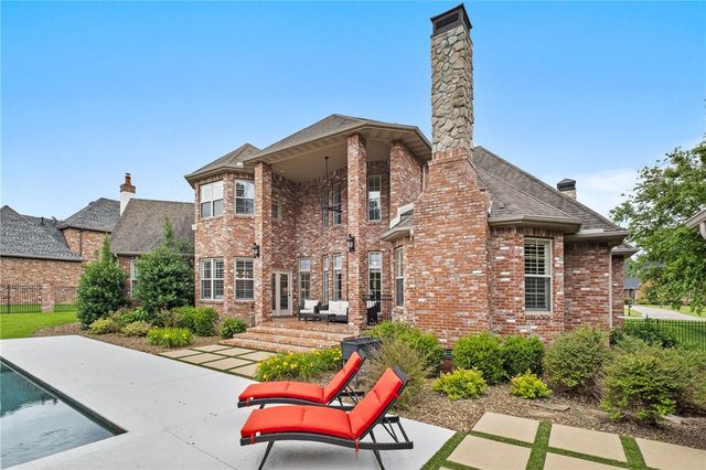17 Nottingham Lane, Rogers, AR 72758