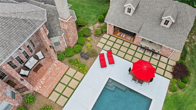 17 Nottingham Lane, Rogers, AR 72758
