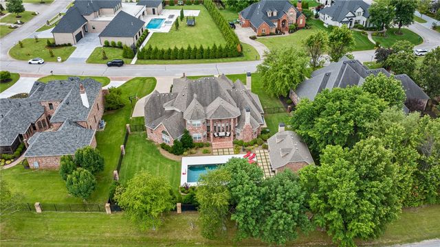 17 Nottingham Lane, Rogers, AR 72758