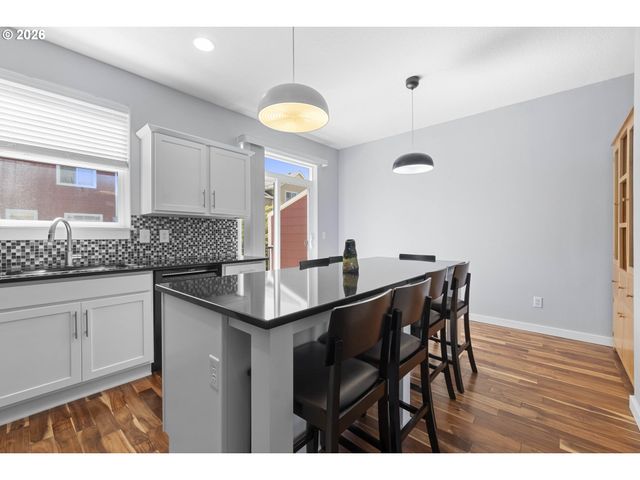 826 Nw COUNCIL Dr, Gresham, OR 97030