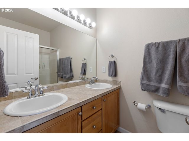 826 Nw COUNCIL Dr, Gresham, OR 97030