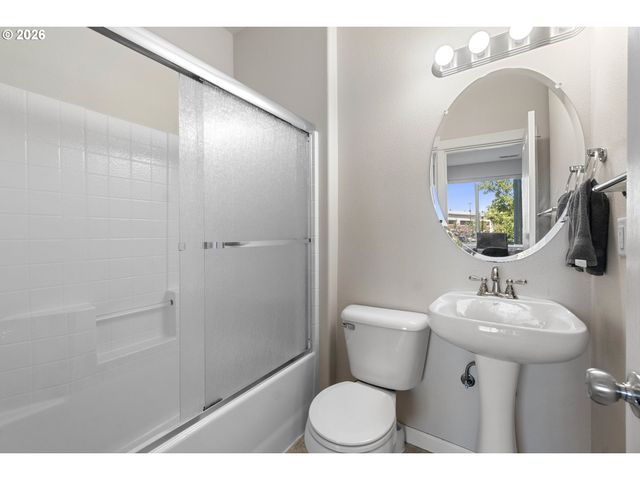 826 Nw COUNCIL Dr, Gresham, OR 97030