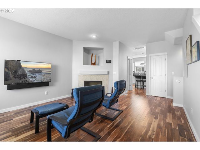 826 Nw COUNCIL Dr, Gresham, OR 97030