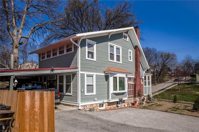 408 N Lightburne Street, Liberty, MO 64068