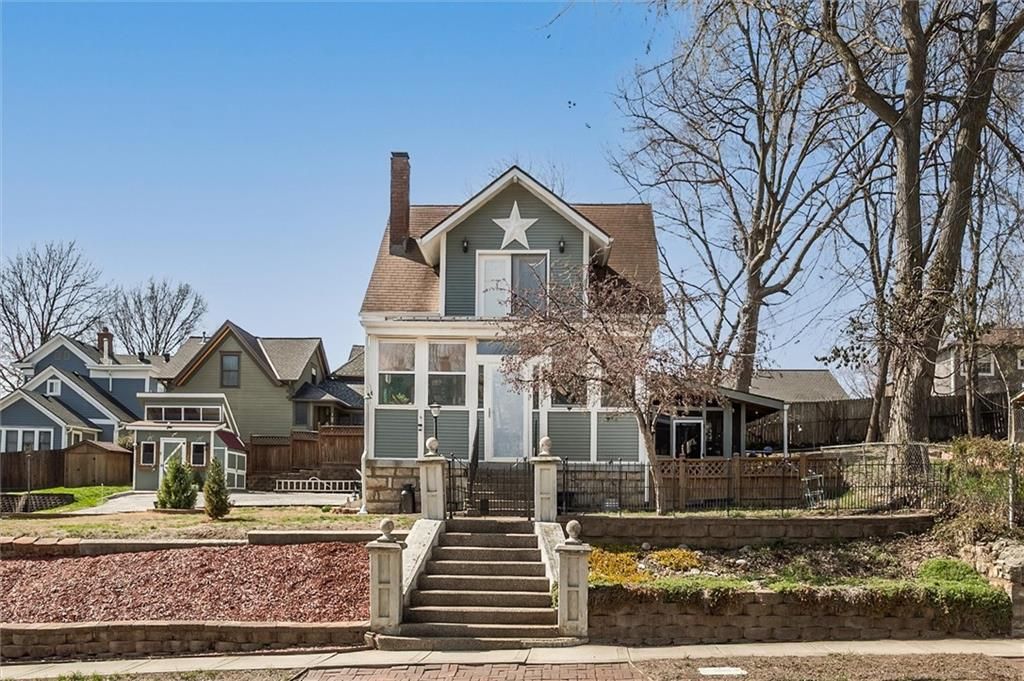 408 N Lightburne Street, Liberty, MO 64068