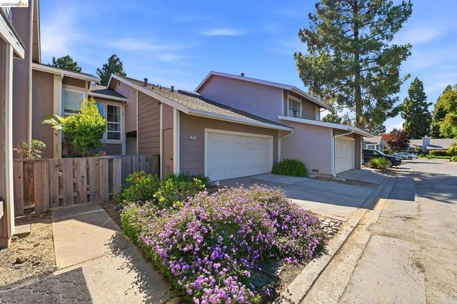 2487 Heathrow Ln, San Leandro, CA 94577