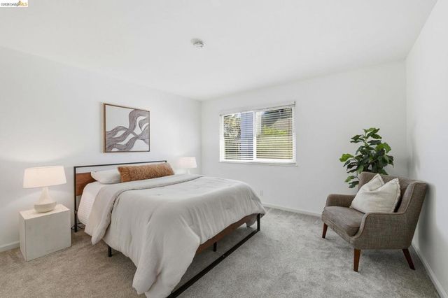 2487 Heathrow Ln, San Leandro, CA 94577