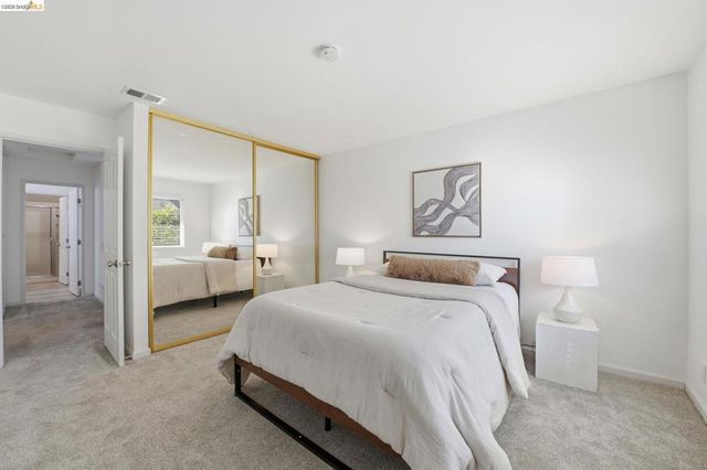 2487 Heathrow Ln, San Leandro, CA 94577