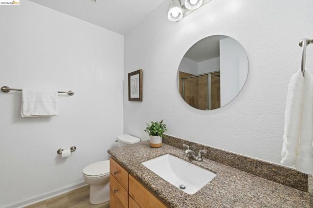 2487 Heathrow Ln, San Leandro, CA 94577