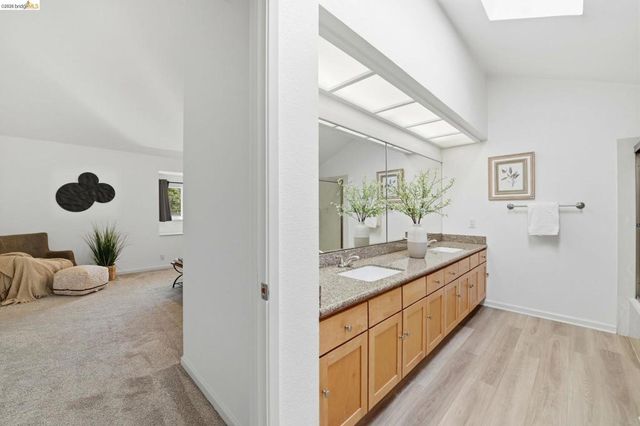2487 Heathrow Ln, San Leandro, CA 94577