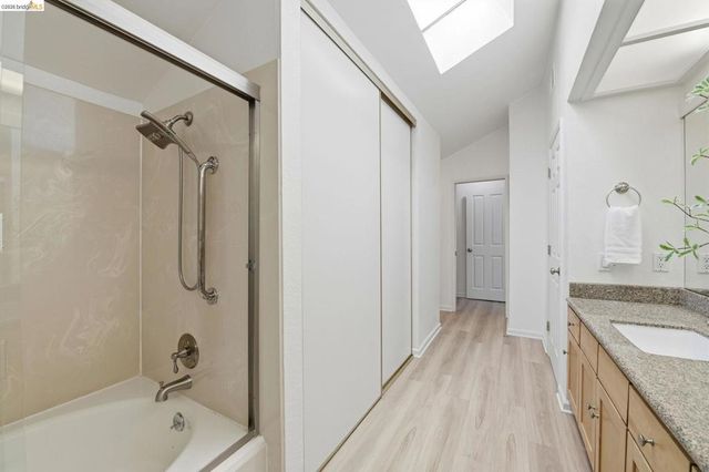 2487 Heathrow Ln, San Leandro, CA 94577