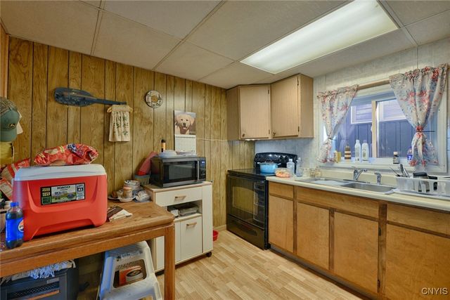 211 Dillon Point Road, Hammond, NY 13646