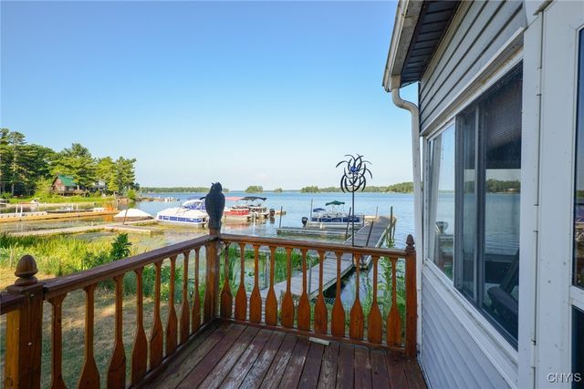 211 Dillon Point Road, Hammond, NY 13646