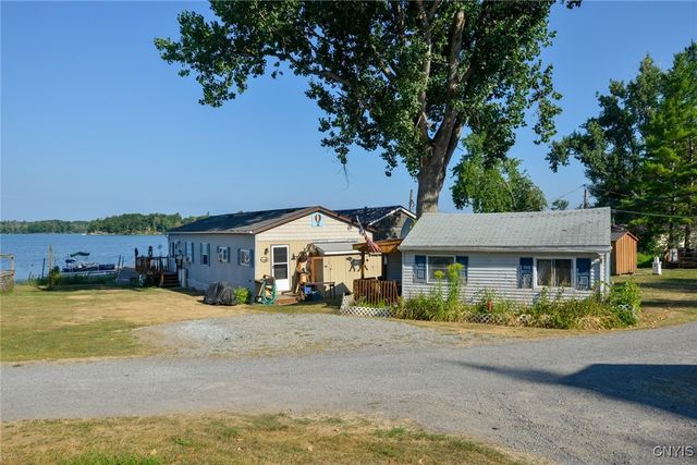 211 Dillon Point Road, Hammond, NY 13646