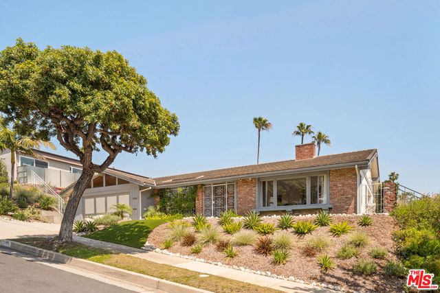 2160 Winona Boulevard, Los Angeles, CA 90027