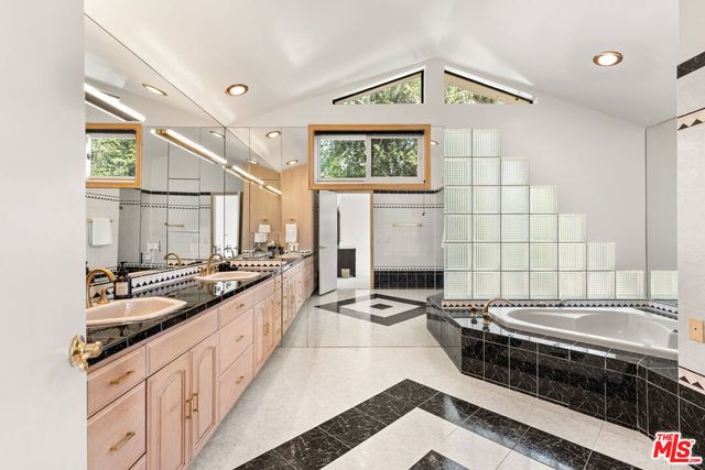 2160 Winona Boulevard, Los Angeles, CA 90027