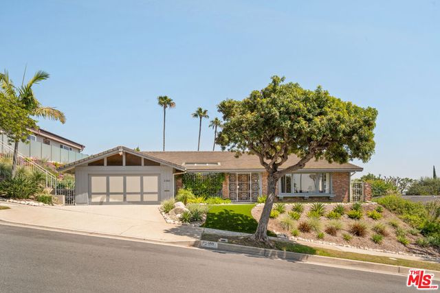 2160 Winona Boulevard, Los Angeles, CA 90027