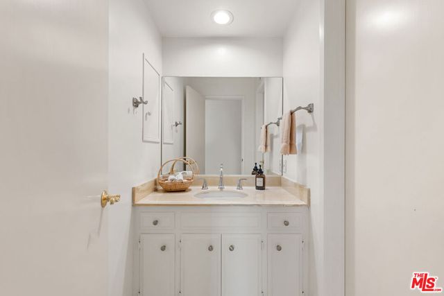 2160 Winona Boulevard, Los Angeles, CA 90027