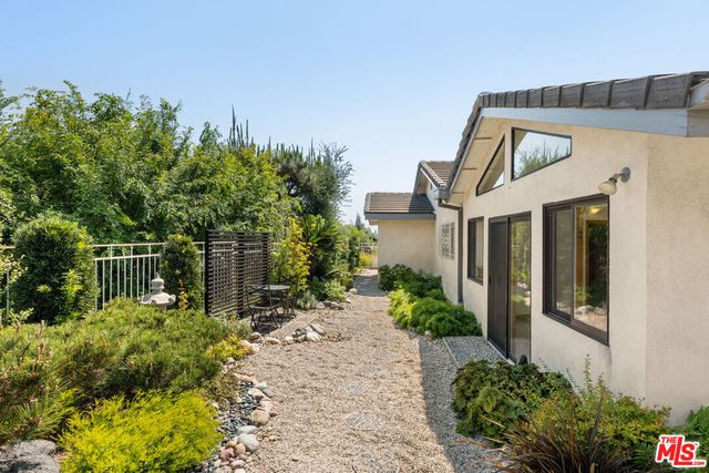 2160 Winona Boulevard, Los Angeles, CA 90027