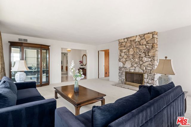 2160 Winona Boulevard, Los Angeles, CA 90027