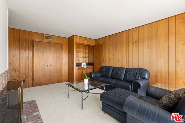 2160 Winona Boulevard, Los Angeles, CA 90027