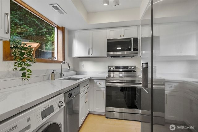 13710 41st Avenue NE, Seattle, WA 98125