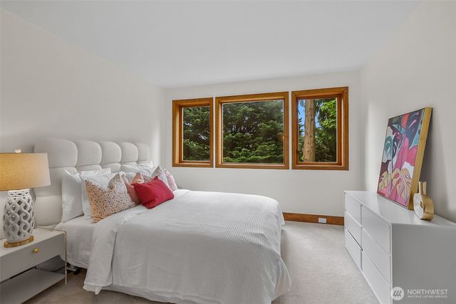13710 41st Avenue NE, Seattle, WA 98125