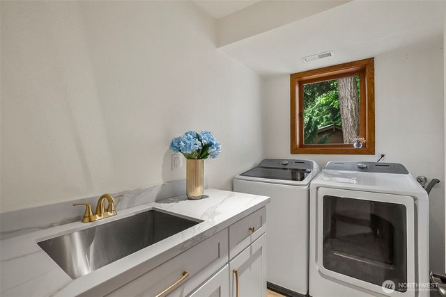 13710 41st Avenue NE, Seattle, WA 98125