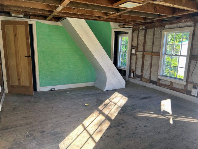 562 Second NH Turnpike, Hillsborough, NH 03244
