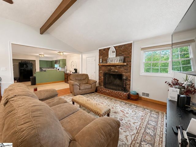 220 Millwood Lane, Wellford, SC 29385