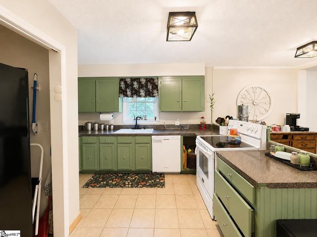 220 Millwood Lane, Wellford, SC 29385