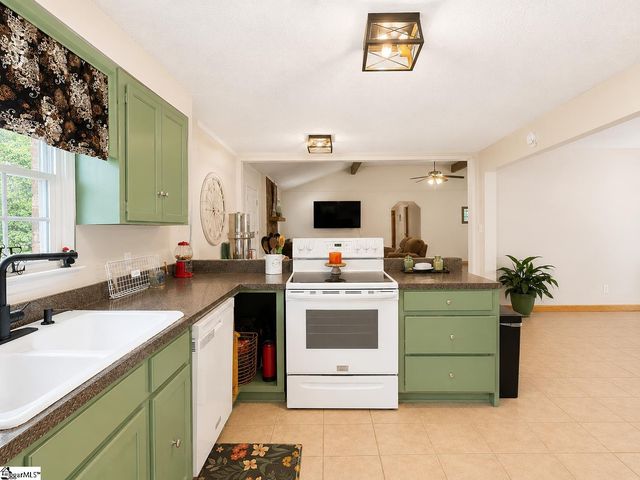 220 Millwood Lane, Wellford, SC 29385